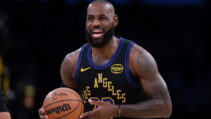 Ιστορικό ντεμπούτο ΛεΜπρον Τζέιμς στην 23η σεζόν καριέρας! (vids) 691d6a3be87c7.jpeg