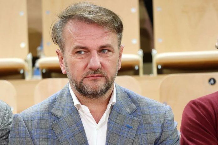 Μιγιαΐλοβιτς για Ομπράντοβιτς: “Σκεφτόταν την παραίτηση πριν από τον Παναθηναϊκό” 692cb33651a27.jpeg