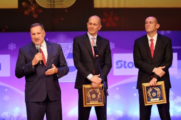 Γ. Αγγελόπουλος: «Σύντομα να μπει ο Ολυμπιακός στο σπίτι που του αξίζει» (vid) 694994768e831.jpeg