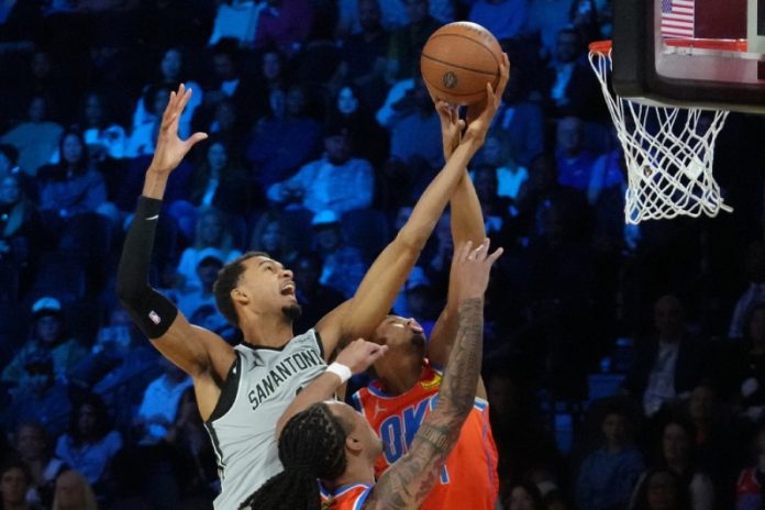 Γουεμπανιάμα και Σπερς σόκαραν 111 109 τους Θάντερ και πέρασαν στον τελικό Κυπέλλου (vids) 693e5ff71cf0b.jpeg