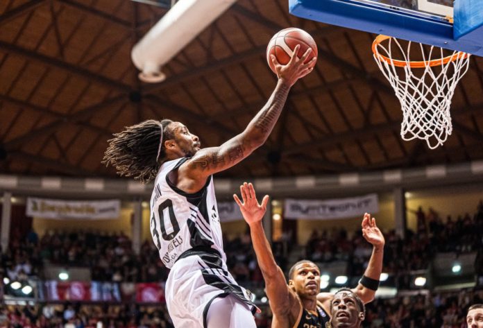 Ιταλία: Παρέμεινε στην κορυφή η Βίρτους Μπολόνια, άνετη νίκη για την Αρμάνι Μιλάνο 6952f92810586.jpeg