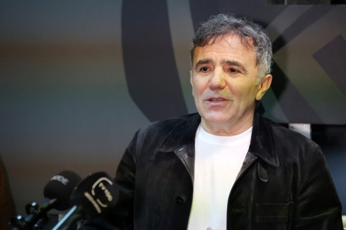 ΠΑΟΚ: Έφτασε στο γήπεδο με… χαρτάκι ο Αριστοτέλης Μυστακίδης 6939b82b47ef8.jpeg