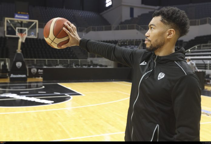 ΠΑΟΚ: Ο mr. clutch Στέφεν Μπράουν στο τεύχος Δεκεμβρίου 6931af4fe715e.jpeg