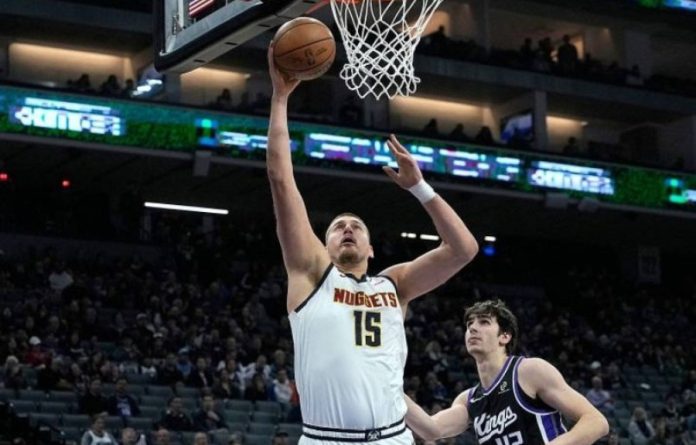 Ρεκόρ Ντένβερ με 11η σερί εκτός έδρας νίκη, 136 105 στο Σακραμέντο (vid) 693bc7ee7fd02.jpeg