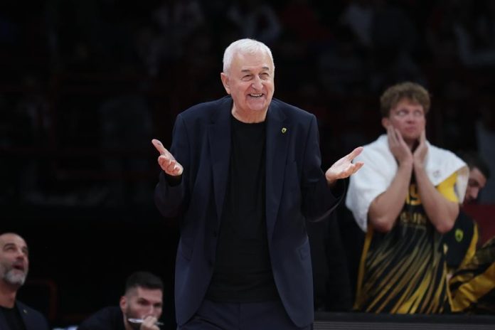 Σάκοτα: «Ο Σίλβα πρέπει να κρίνει αν θα είναι αλλαγή ή πρωταγωνιστής» (vid) 69358eae61303.jpeg