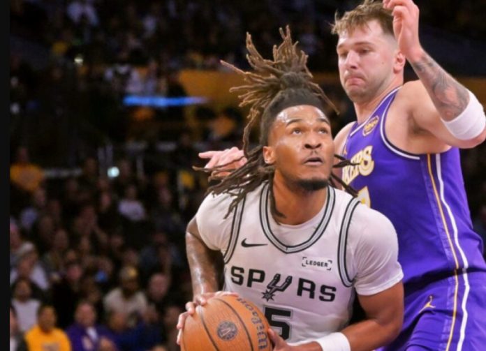 Στο final 4 με ρεσιτάλ Καστλ οι Σπερς, 132 119 τους Λέικερς (vids) 693a75e63d168.jpeg