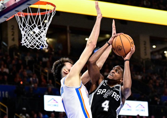 Τρίτη σερί νίκη του Σαν Αντόνιο επί των Θάντερ 117 102 στην Οκλαχόμα Σίτι! 694dbdb79e618.jpeg