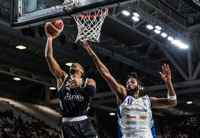 Άνετα η Βίρτους, 88 77 την Μπενετόν στο ντεμπούτο Μακιούρα – Στο 13 2 και η Μπρέσια 696d57282362f.jpeg