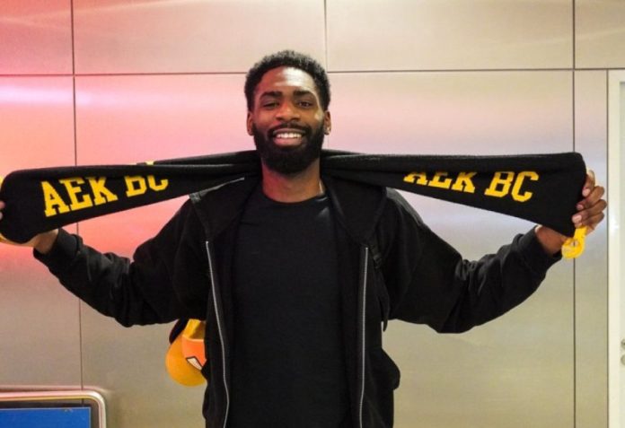 ΑΕΚ: Ανακοίνωσε κι υποδέχτηκε το πρωί τον Κίσον Φίζελ (pics) 69673e36130ba.jpeg