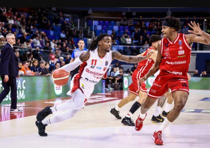 “Βόμβα” της Βαρέζε του Καστρίτη στο Μιλάνο 84 74 την Αρμάνι 6977d89a41473.jpeg