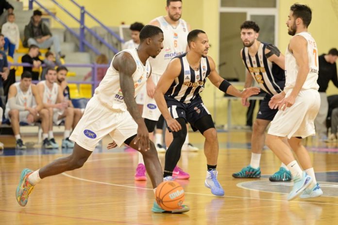 Η ΑΓΕΧ 93 88 τον Κόροιβο, παρά το τριπλ νταμπλ του Κένταλ Σμιθ (gallery) 696e7eb7d9b6a.jpeg