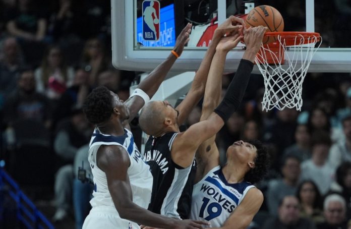 Με Γουεμπανιάμα το Σαν Αντόνιο 126 123 τη Μινεσότα παρά τους 55π. του Έντουαρντς (vids) 696c8eccdc4f0.jpeg