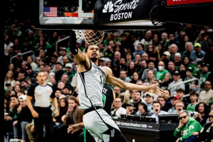 Με Γουεμπανιάμα – Φοξ το Σαν Αντόνιο 100 95 στη Βοστώνη (vid) 69635448287c5.jpeg