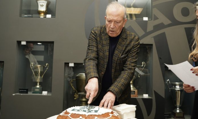 Με Μυστακίδη και Βεζυρτζή η κοπή της βασιλόπιτας της ΚΑΕ ΠΑΟΚ (pics) 69612545e5d6c.jpeg