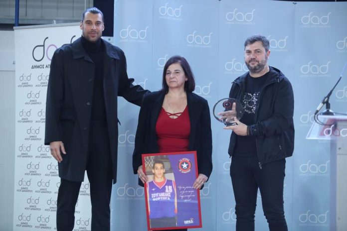 Μετονομάστηκε σε “Γιώργος Πρίντεζης” το Κλειστό Αγίου Δημητρίου (gallery) 6975fe030e526.jpeg