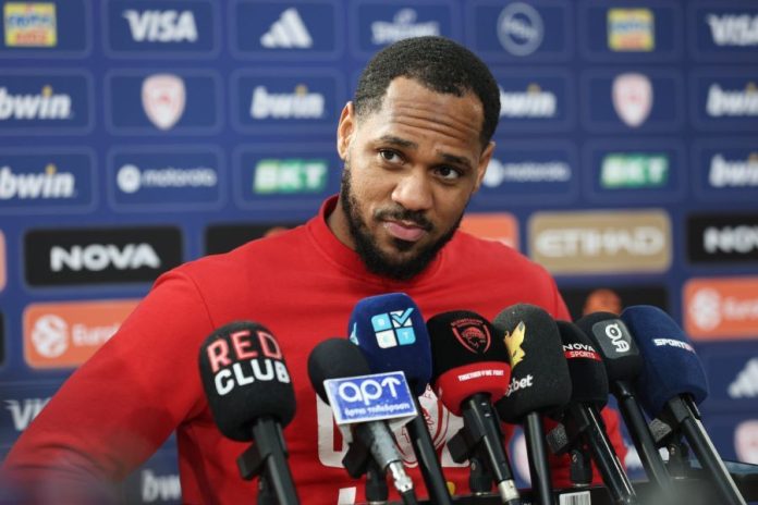 Μόντε Μόρις: Προσαρμόζομαι κάθε μέρα 695fa996d8729.jpeg