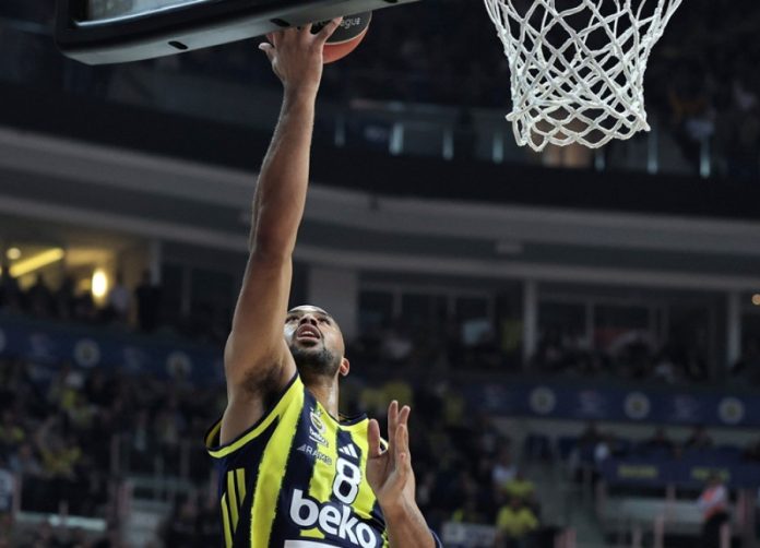 Ξανά δεύτερη η Φενέρμπαχτσε 84 71 την Μπασκόνια 6973d99eb73eb.jpeg