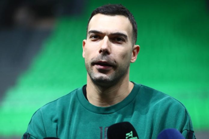 Σλούκας: «Να βγούμε από το τούνελ που βρισκόμαστε» 695bd4fef305c.jpeg