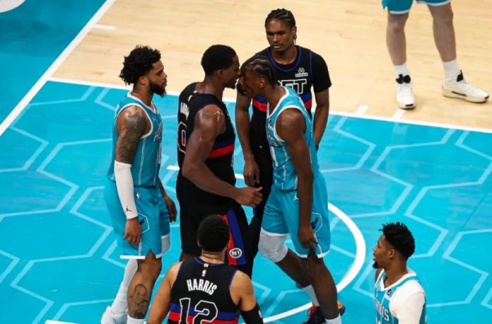 Βαριές «καμπάνες» από το nba για τις μπουνιές στο Χόρνετς Πίστονς (vid) 698cd18c01dcc.jpeg