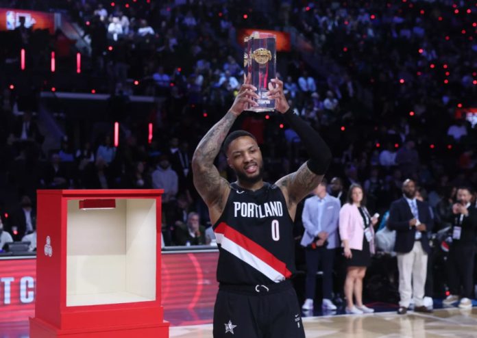 “Βασιλιάς” των τριπόντων o Ντέιμιαν Λίλαρντ με τρίτη νίκη σε διαγωνισμό all star game (vids) 69916e36830f7.jpeg