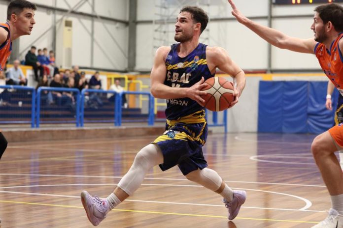 Διπλός θρίαμβος Ελευσίνας, νίκη Χολαργού, 3ος ο Ιωνικός, 10 τρίποντα ο Ναούμης, “βόμβα” Πανσερραϊκού (pics) 6990c584d6b78.jpeg