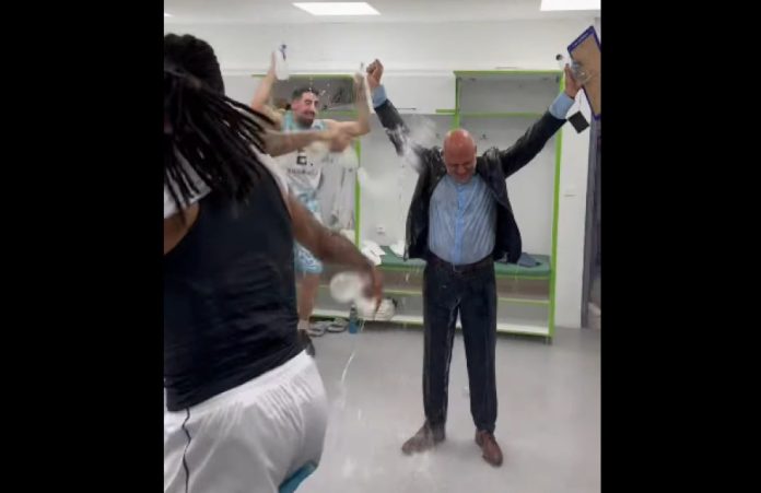 Κολοσσός: Το μπουγέλο στον Λυκογιάννη και η ομιλία του στα αποδυτήρια του telekom center athens (vid) 6992412a1b948.jpeg