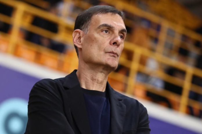 Μπαρτζώκας: «Μας διευκόλυνε ότι ξέμειναν από πόιντ γκαρντ» – Τι είπαν Βεζένκοφ Πίτερς (vids) 6994d99a95df4.jpeg