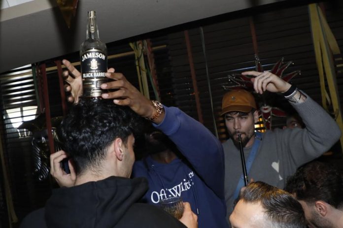 Παναθηναϊκός: Ξεφάντωμα σε νυχτερινό κέντρο για το Κύπελλο (pics) 699a9e575a7e0.jpeg