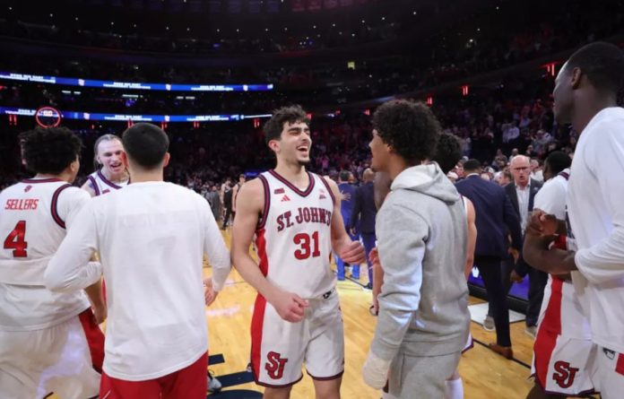 back to back τίτλος στην big east για το Σεντ Τζονς των Πιτίνο, Λιοτόπουλου, Κωνσταντινίδη! (vids & pics) 69b65836626be.jpeg