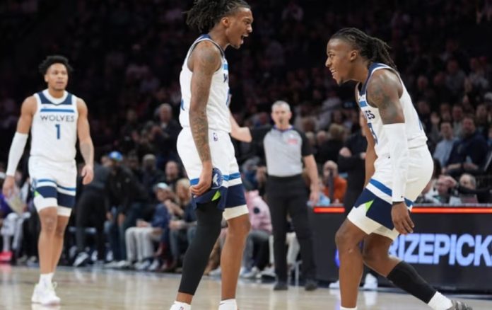 Άλμα τετράδας Μινεσότα, γκέλα Ντένβερ στο Μέμφις (vid) 69bba9063f7d2.jpeg