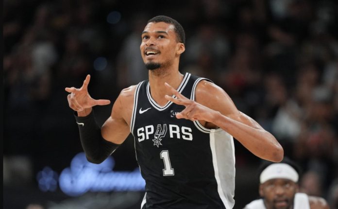 Ανίκητος Γουεμπανιάμα στο 121 106 του Σαν Αντόνιο επί του Ντιτρόιτ (vids) 69aa858279b8e.jpeg