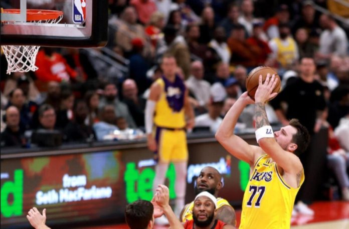 Κομβικής σημασίας νίκη Λέικερς 100 92 στο Χιούστον (vid) 69b8fb3661ac5.jpeg