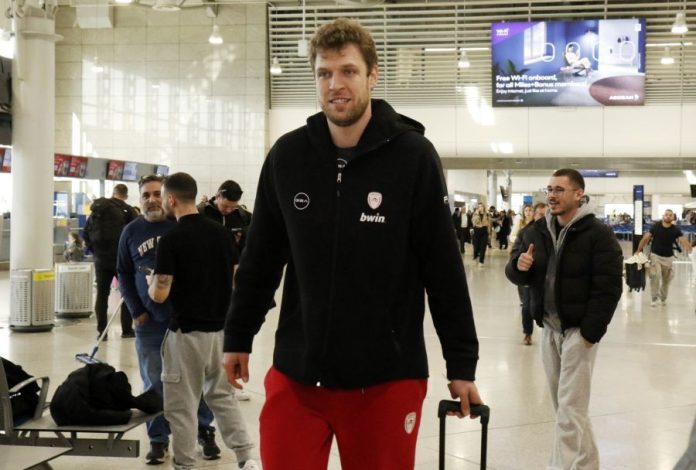 Ολυμπιακός: Με Βεζένκοφ και Μόρις στη Γαλλία, εκτός οι Γουόκαπ και Λαρεντζάκης (gallery) 69aed91b28e7d.jpeg