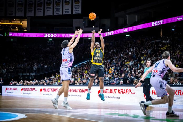 Πρώτη και καλύτερη η ΑΕΚ, 93 88 την Άλμπα στην παράταση 69bb0a8dd990d.jpeg