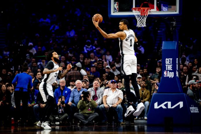 Σαρωτικοί στη Φιλαδέλφια οι Σπερς, πέρασαν από το Σικάγο οι Θάντερ (vids) 69a7d80e7f1b4.jpeg