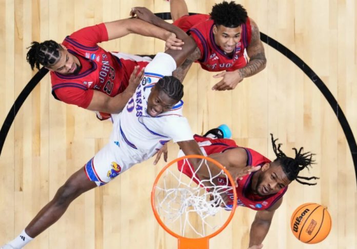 Στο sweet 16 με buzzer beater το Σεντ Τζονς του Πιτίνο – to Αϊόβα σόκαρε τους Πρωταθλητές (vids) 69c0f97faf579.jpeg