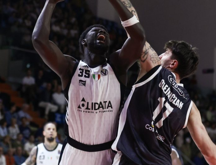 Αγκομαχώντας η Βίρτους, showtime στο Μιλάνο 69e50604d0f50.jpeg