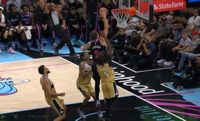 Με κάρφωμα του Λάρσον η κορυφή του σημερινού top 5 (video) 69d2275f1b057.jpeg