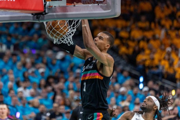 Ντεμπούτο στα playoffs με ρεκόρ ο Γουεμπανιάμα στο 111 98 του Σαν Αντονιο επί του Πόρτλαντ (vids) 69e5c41a11d24.jpeg