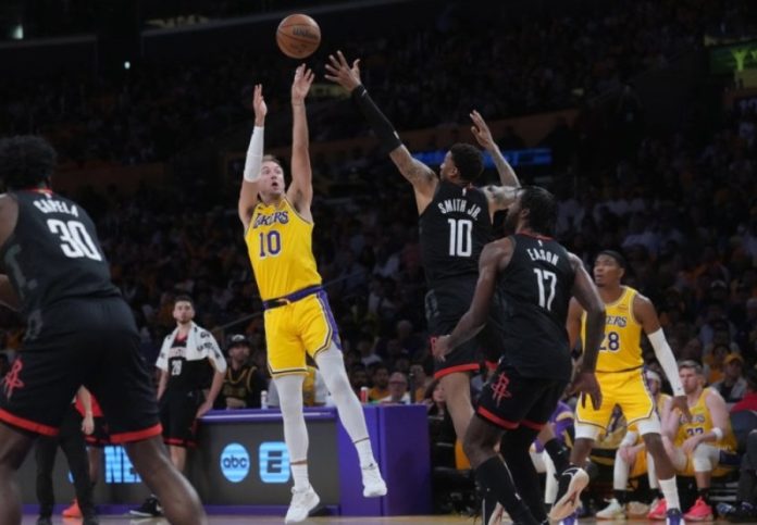 Οι Λέικερς 107 98 και 1 0 τους Ρόκετς με ρεκόρ Κενάρντ και “διπλό” ΛεΜπρον (vids) 69e467a2dafd2.jpeg