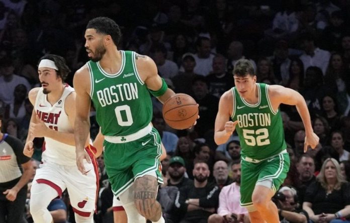 Οι Σέλτικς σάρωσαν 147 129 τους Χιτ με triple double Τέιτουμ (vid) 69cdfe2a56e22.jpeg