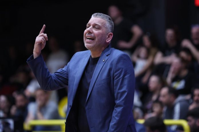 Παπαθεοδώρου: «Συγχαρητήρια στα παιδιά, ο αντίπαλος σούταρε μόνο 43 βολές» 69e3b455855d5.jpeg