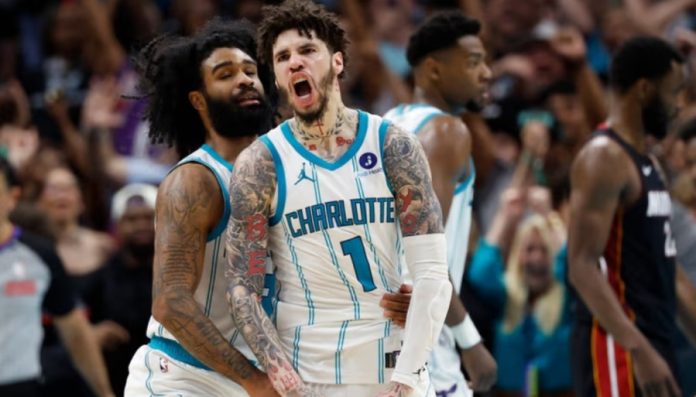 Στην παράταση οι Χόρνετς 127 126 τους Χιτ στο πρώτο play in της Ανατολής (vid) 69df2c4f2b996.jpeg