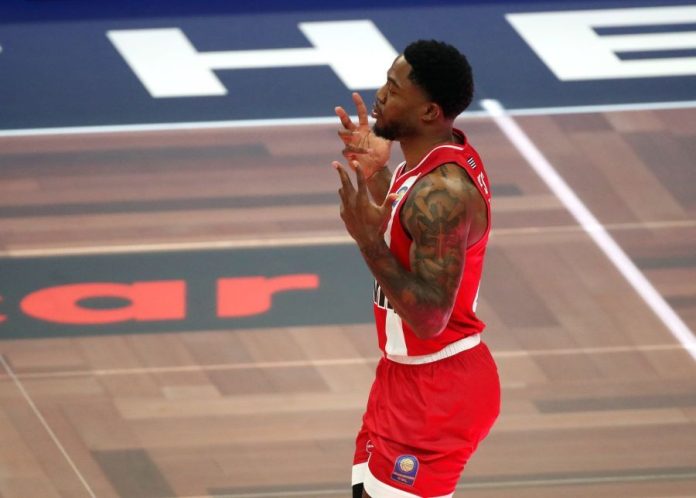 Τρεις αγωνιστικές στον Ταϊρίκ Τζόουνς για τη χειρονομία, πρόστιμα σε Παναθηναϊκό, Γιαννακόπουλο, Αταμάν 69e223ca24ef8.jpeg