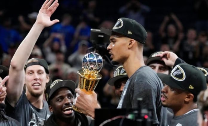 Με mvp των τελικών της Δύσης άρχισε η… εποχή Βίκτορ Γουεμπανιάμα στο ΝΒΑ (vids) 6a1bd146ca0e2.jpeg