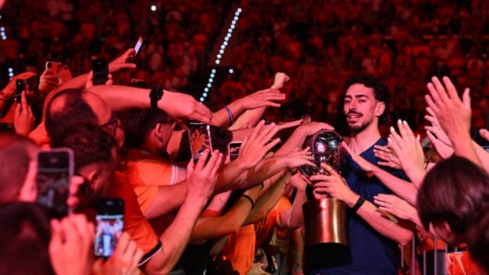 Βαλένθια: Κατάμεστη η roig arena για τη φιέστα τίτλου (vids) 6a3d84b651863.jpeg