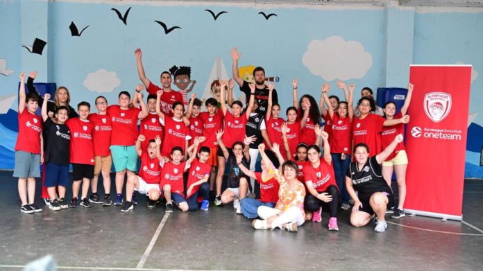 Ολυμπιακός one team: Φινάλε στη σεζόν με Βεζένκοφ και Λαρεντζάκη (vid) 6a315d33b2aa3.jpeg