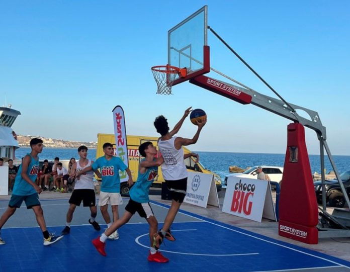 Πρεμέρα των 3×3 Βasketball cretan series by choco big με τον Μιχάλη Κακιούζη στην Ιεράπετρα   6a32aef3e11b5.jpeg