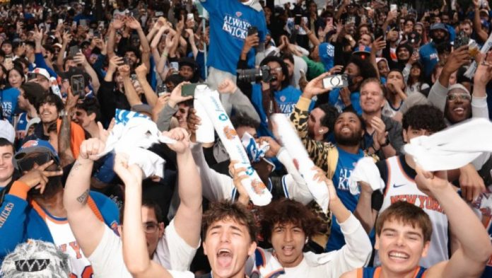 «Τρέλα» από τους φίλους των Νικς, παίρνουν τα περισσότερα εισιτήρια για το game 5 στο Σαν Αντόνιο! 6a2a91287a88d.jpeg