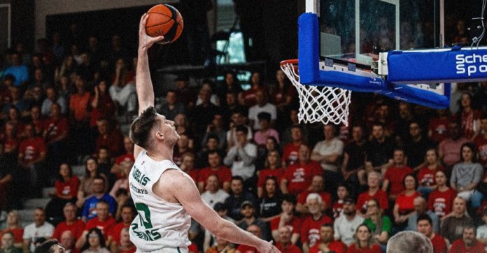 lkl: Άνετα το 2 0 και αγκαλιά με τον τίτλο η Ζαλγκίρις, 100 69 τη Γιουβέντους 6a28577abbf7e.jpeg